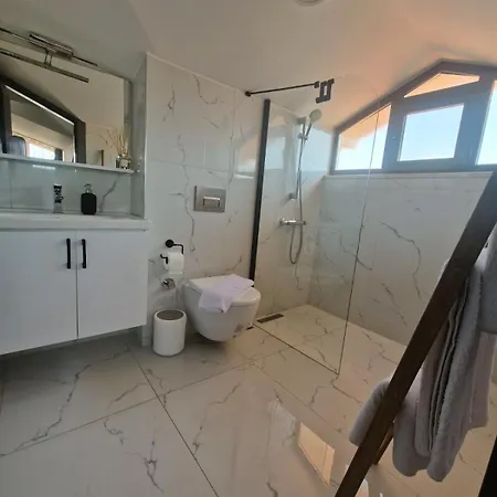 فندق مبيت وإفطار @home داليان